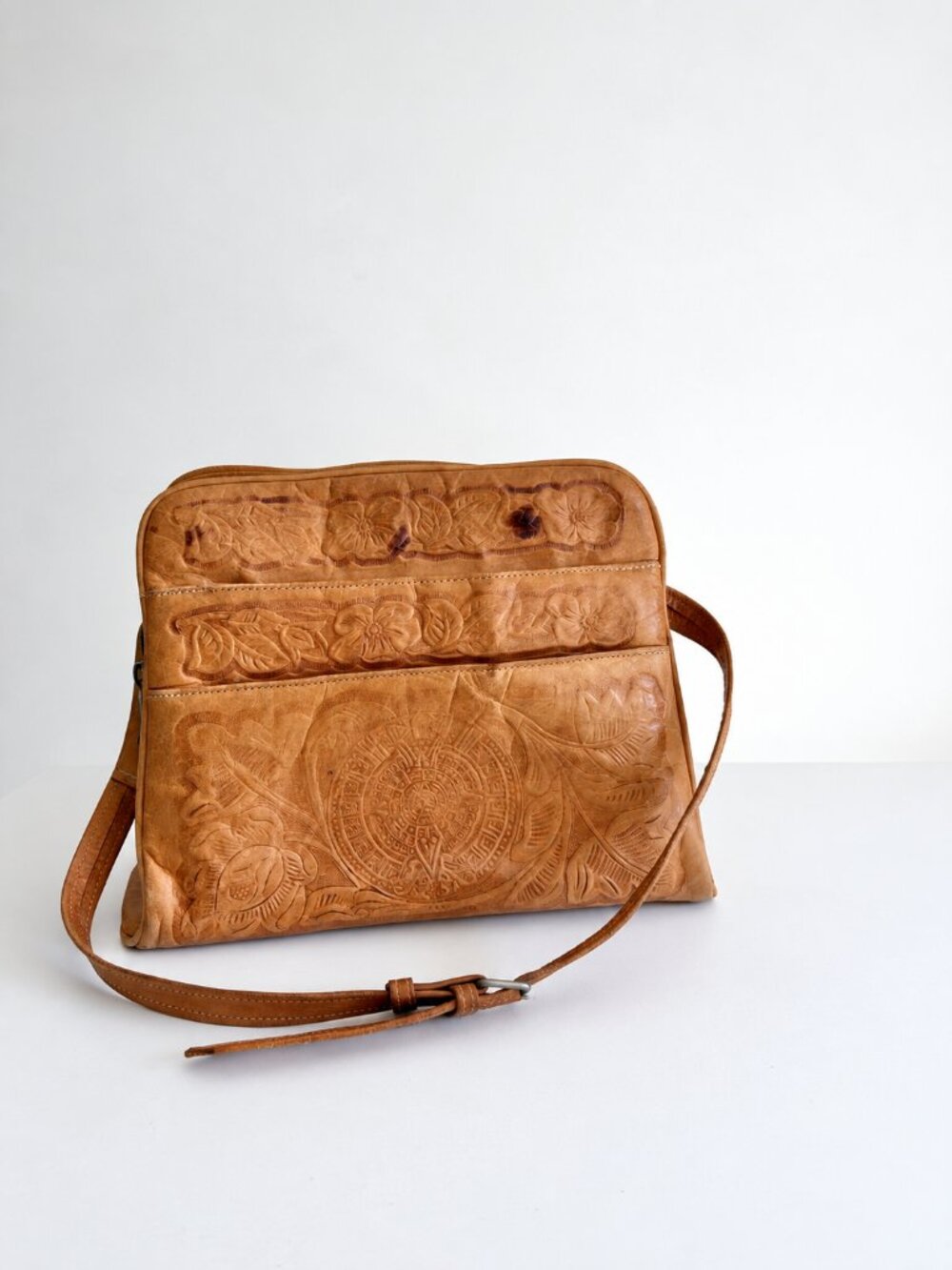 Vintage 1960s Avelar Mexican Hand Tooled Leather Calendar Floral Boho Bag